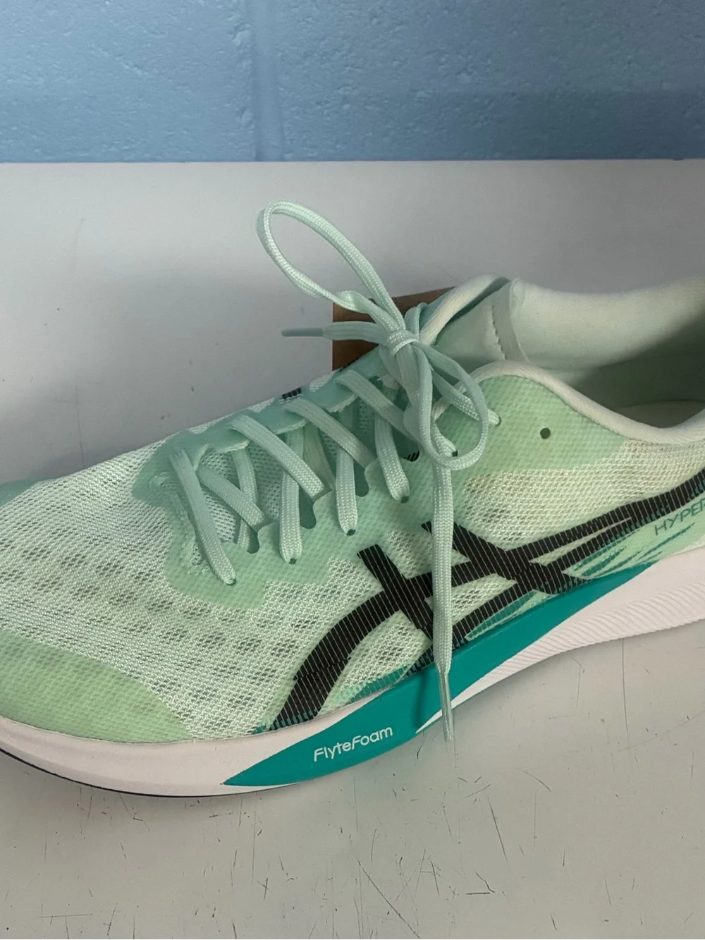 Men’s ASICS Mint Green Athletic Running Shoe with Black Logo